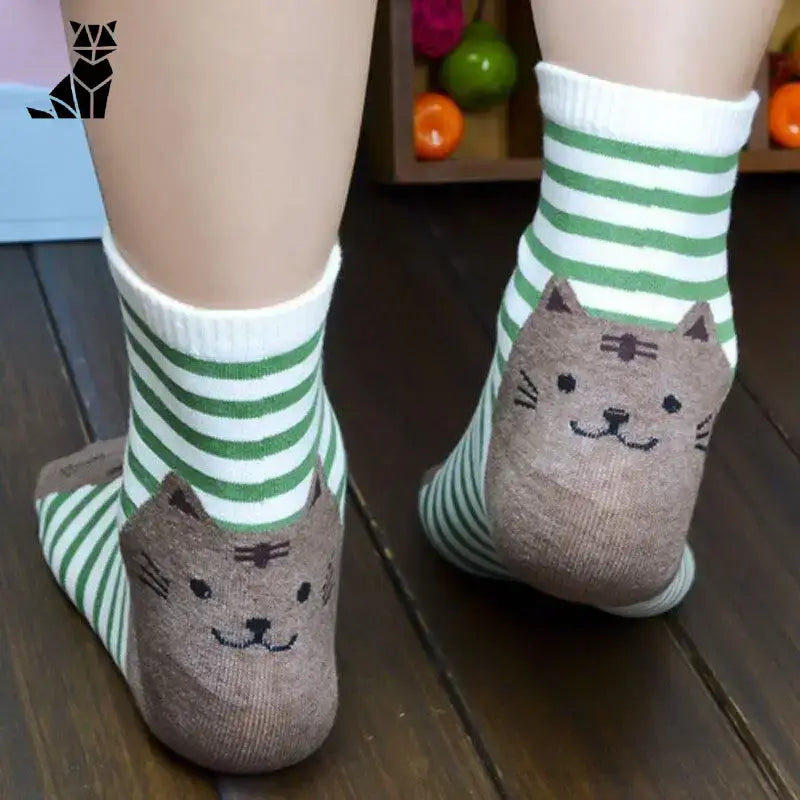 Chaussettes Chats Adorables Avec Rayures Colorées Et Broderies Mignonnes